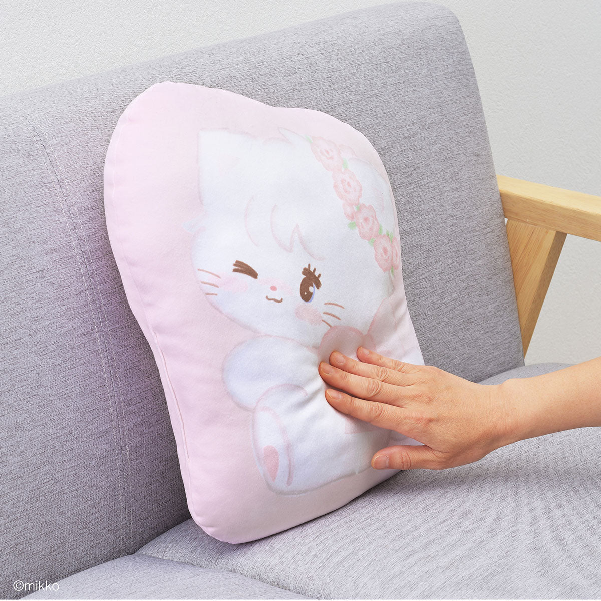 Lil ala mode ダイカットクッション お花畑で遊んだよ（ムース）