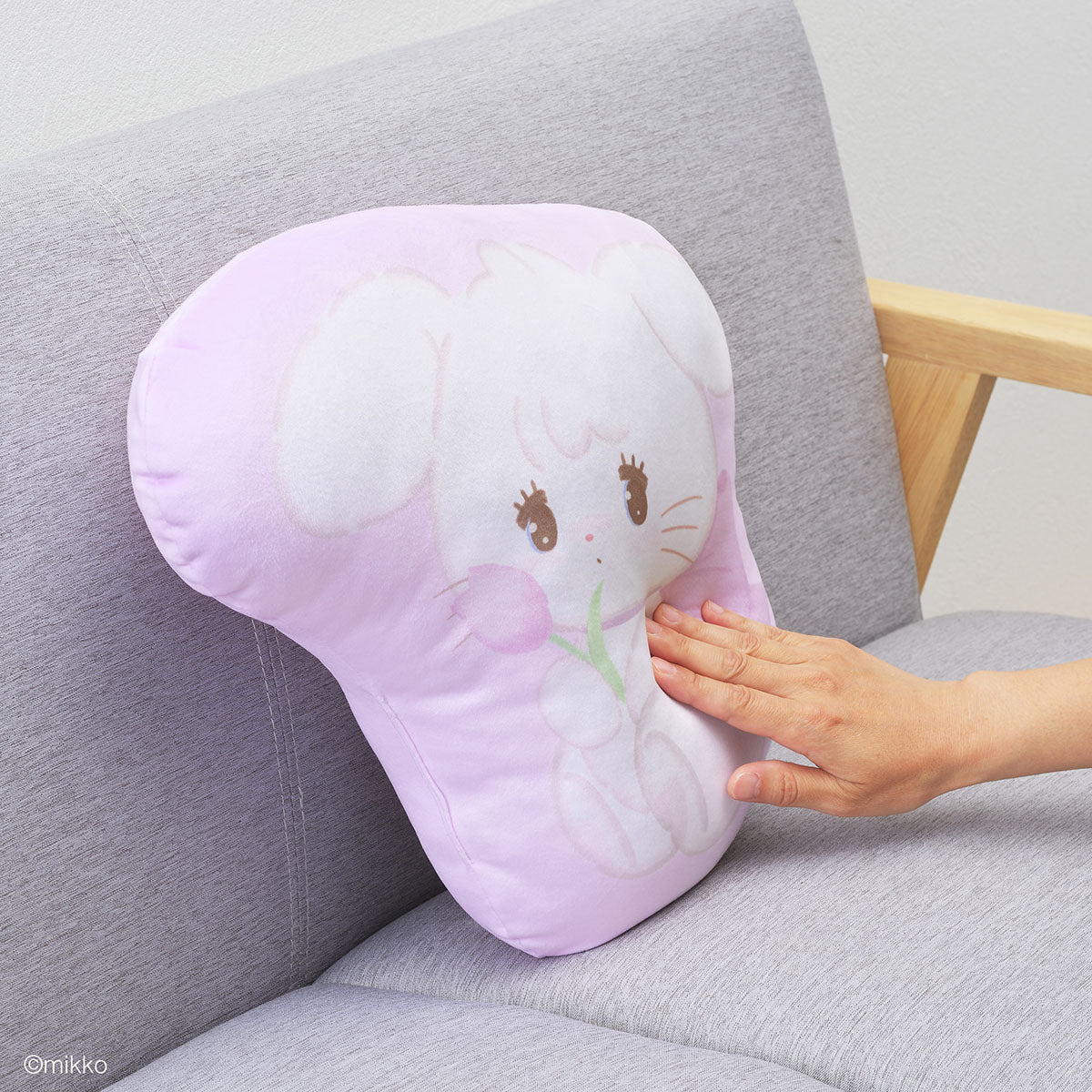 Lil ala mode ダイカットクッション お花畑で遊んだよ（キャミー