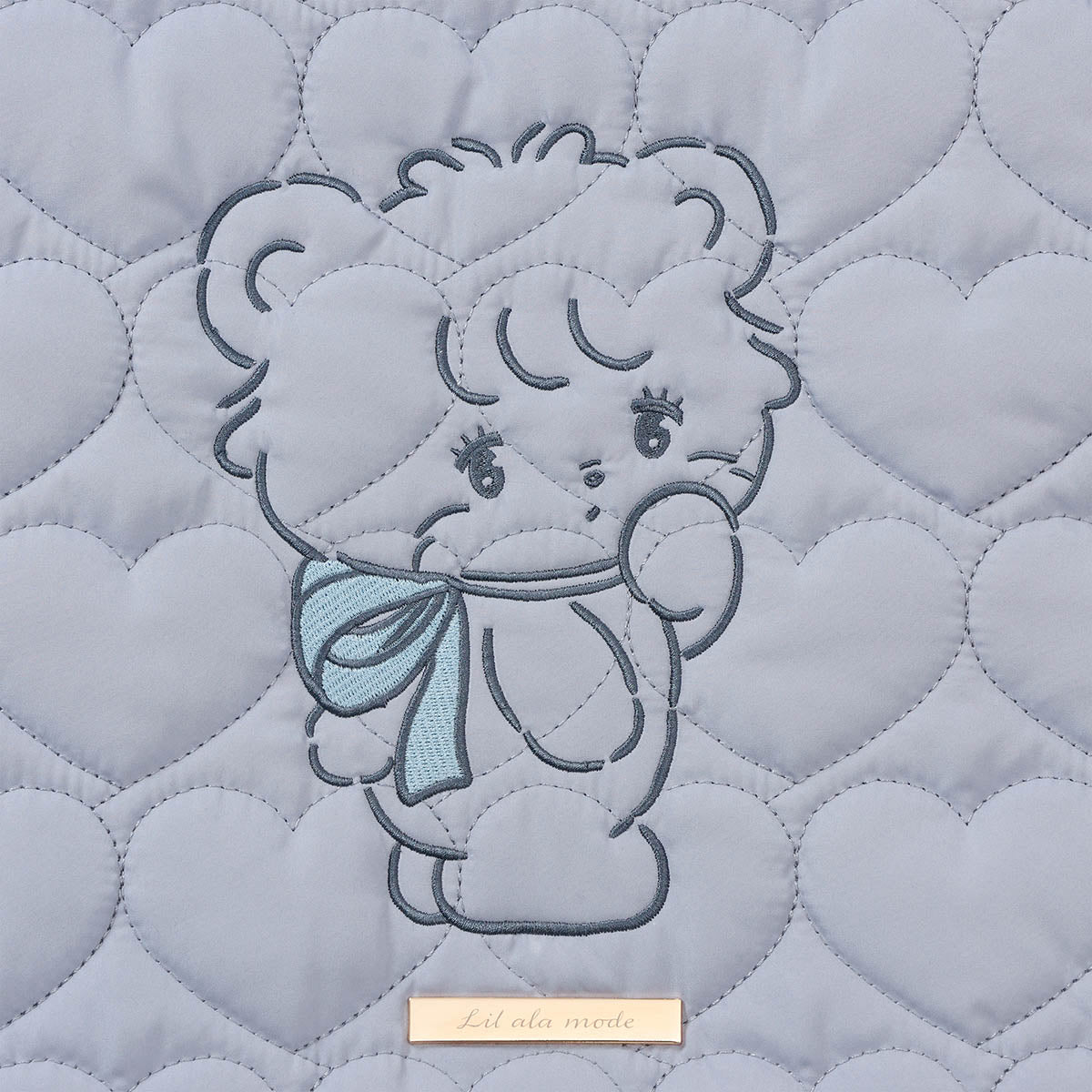 【ききらら】あおりポケット付きトートバッグL ハートステッチヌビキルト Lil ala mode ハートキルティングトートバッグ ラテ ブルー – Lil ala