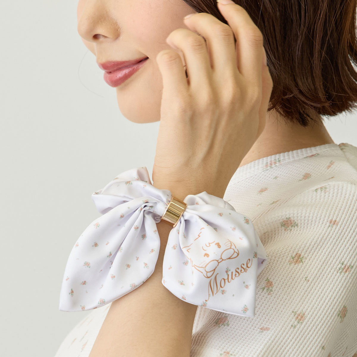 Lil ala mode シュシュ Bloom ムース ホワイト – Lil ala mode store Lil ala mode シュシュ Bloom ムース ホワイト – Lil ala mode store
