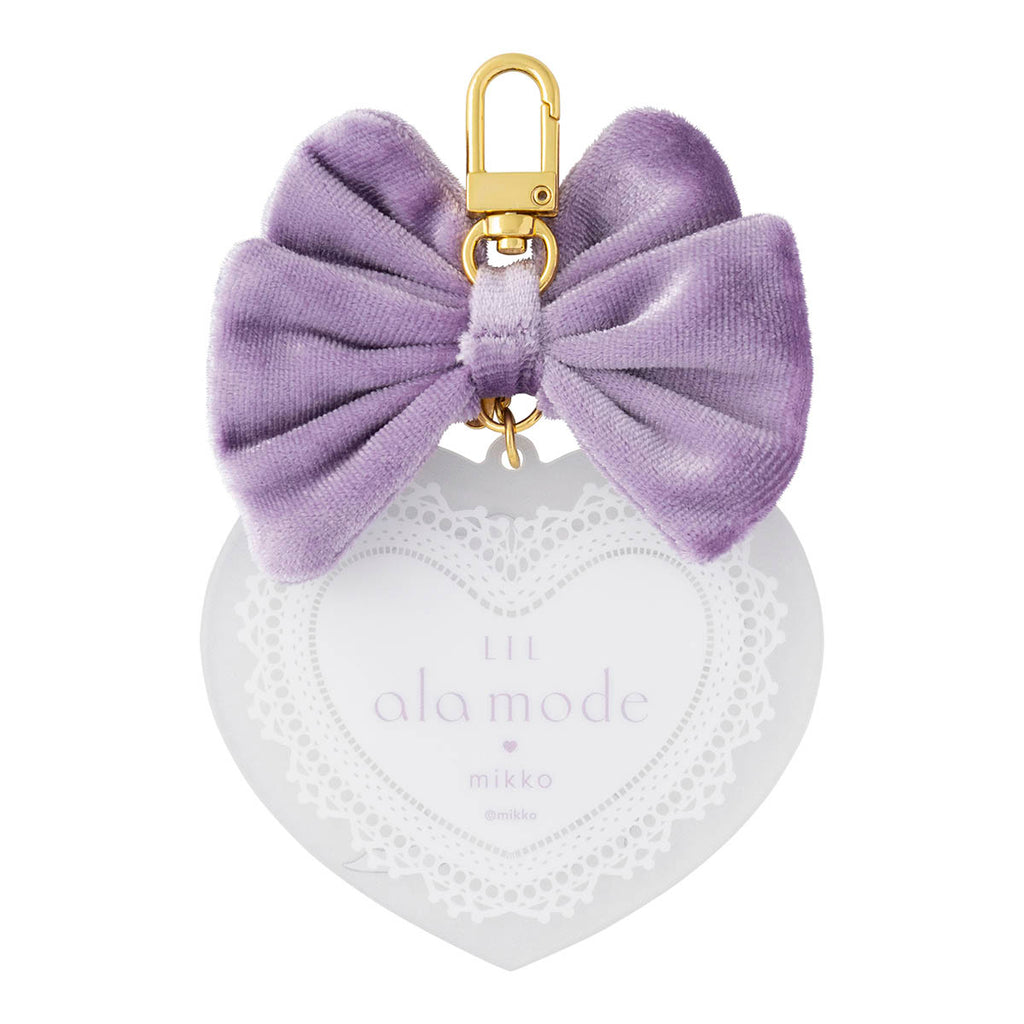 Lil ala mode ベロアリボン付きアクリルキーホルダー（キャミー）