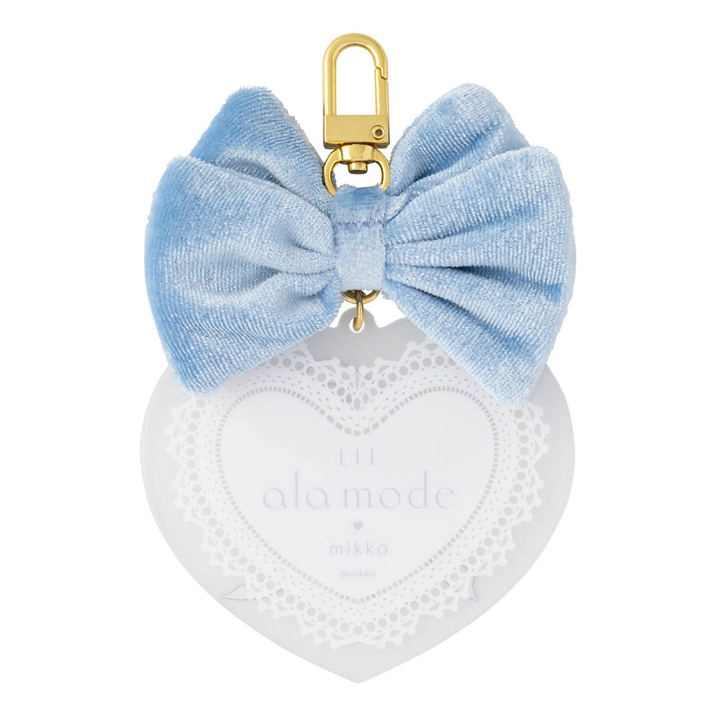 Lil ala mode ベロアリボン付きアクリルキーホルダー（ラテ）