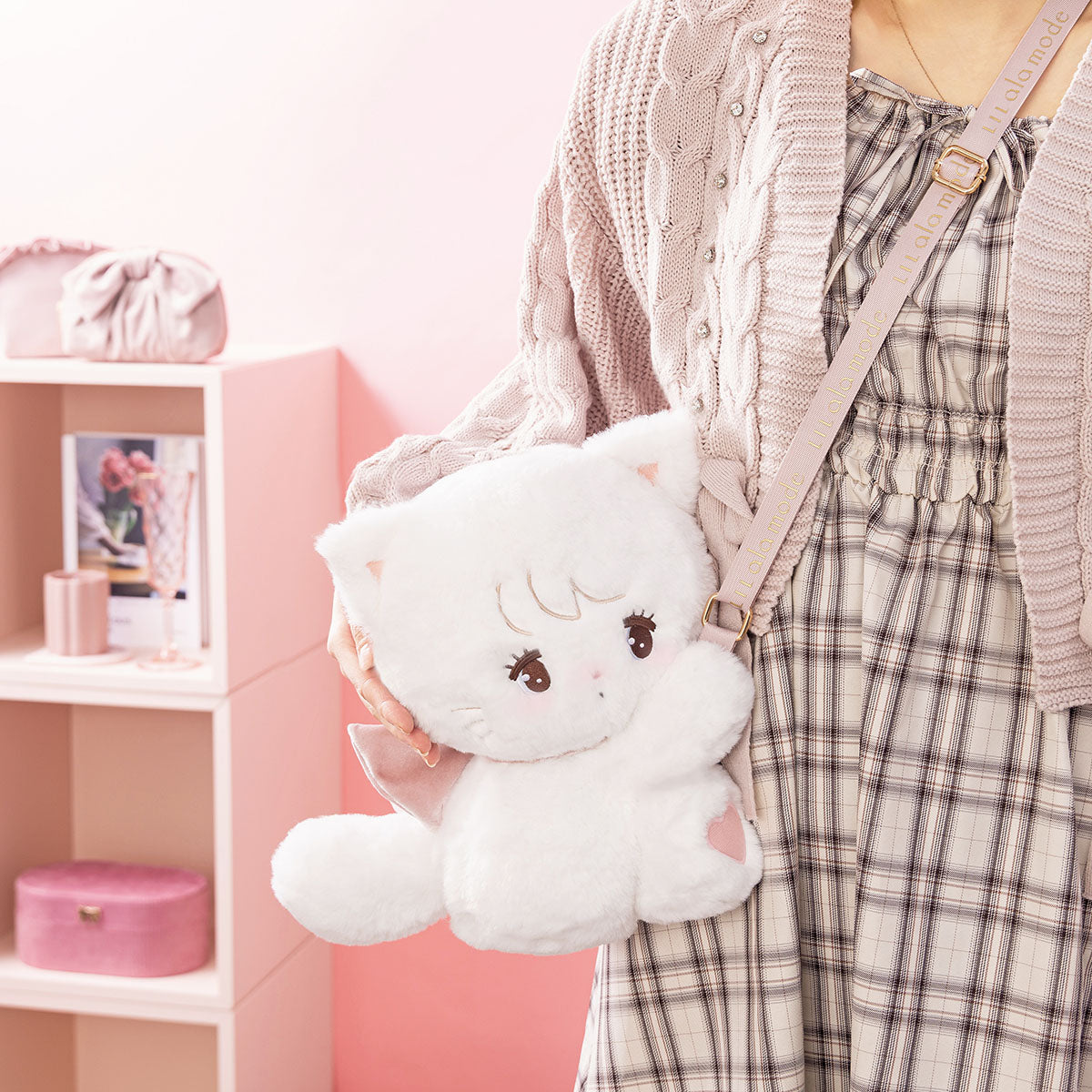 Lil ala mode ぎゅっと抱っこ♡ぬいぐるみショルダーバッグ（ムース）
